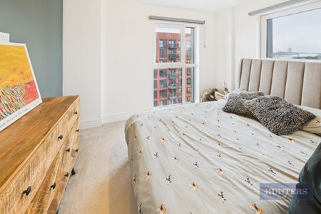 1 bedroom Flat To Let - Photo 3