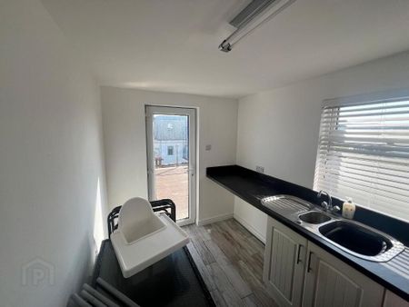 37 Causeway Street, Portrush, BT56 8AB - Photo 3