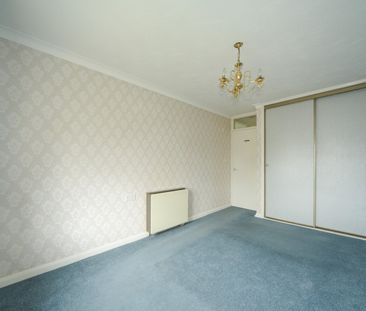 Flat to rent - Glebe Way, West Wickham, BR4 - Photo 4