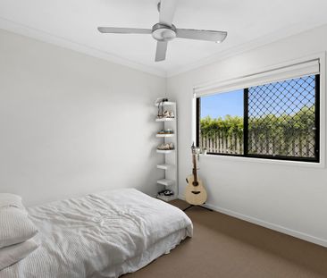 Modern Family Living in the Heart of Arundel - Photo 3