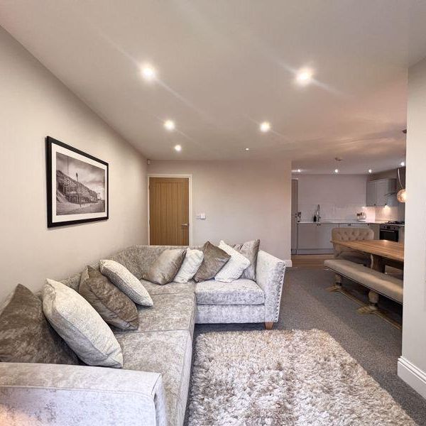 2 bedroom property to rent - Photo 1