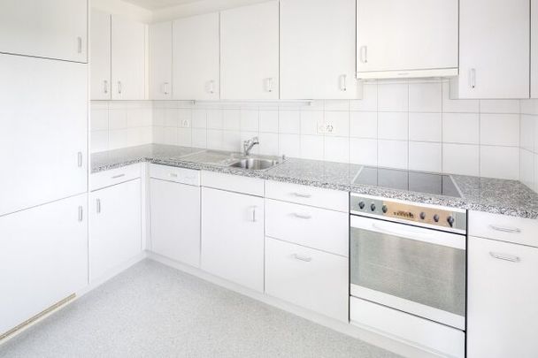 Here, you're on the sunny side of life - Photo 1