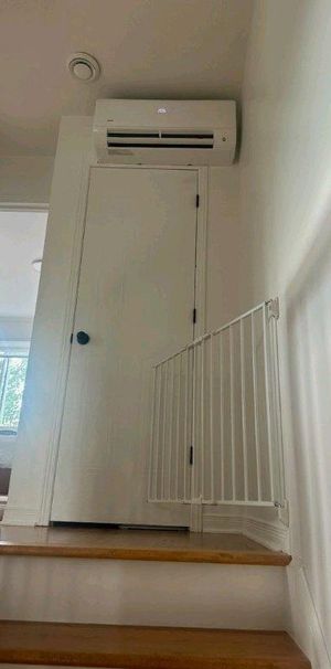 GRAND PPARTEMENT 4 1/2 SUR DEUX ÉTAGES - Photo 1