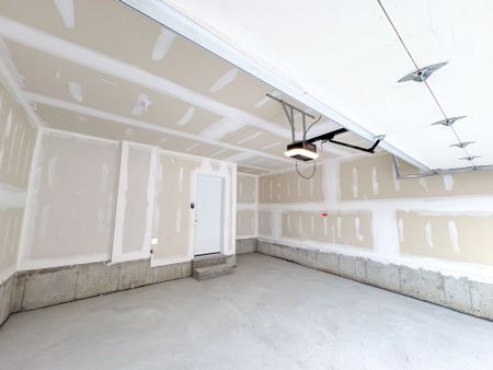 For Lease - 61 Helmkay Avenue, Richmond Hill, Ontario - Photo 3