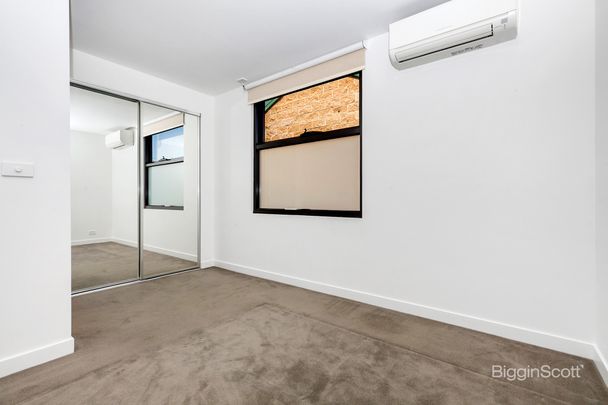 Modern Home with a Private Rooftop Deck - Partially Furnished - Photo 1