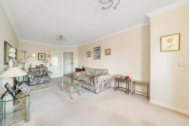 Chelmer Lodge, Chelmsford - Photo 1