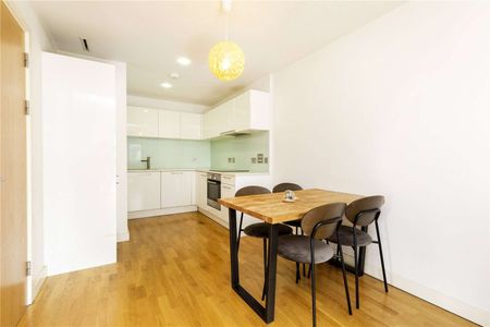 One bedroom, modern apartment close to Highbury & Islington Station. - Photo 4