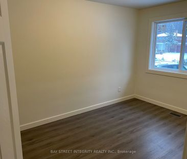 For Lease - 43 Fairglen Avenue, Toronto, Ontario - Photo 6