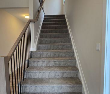 For Lease - 887 Andesite Terrace, Barrhaven, Ontario - Photo 2