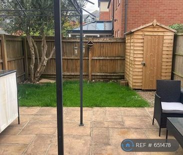 2 bedroom end of terrace house to rent - Photo 2