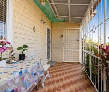 Cosy home in Mansfield Catchment - Photo 2