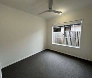 Spacious 4-Bedroom Family Home in Pimpama! - Photo 5