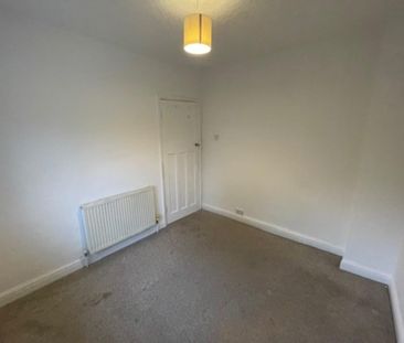 3 bedroom end of terrace house to rent - Photo 5