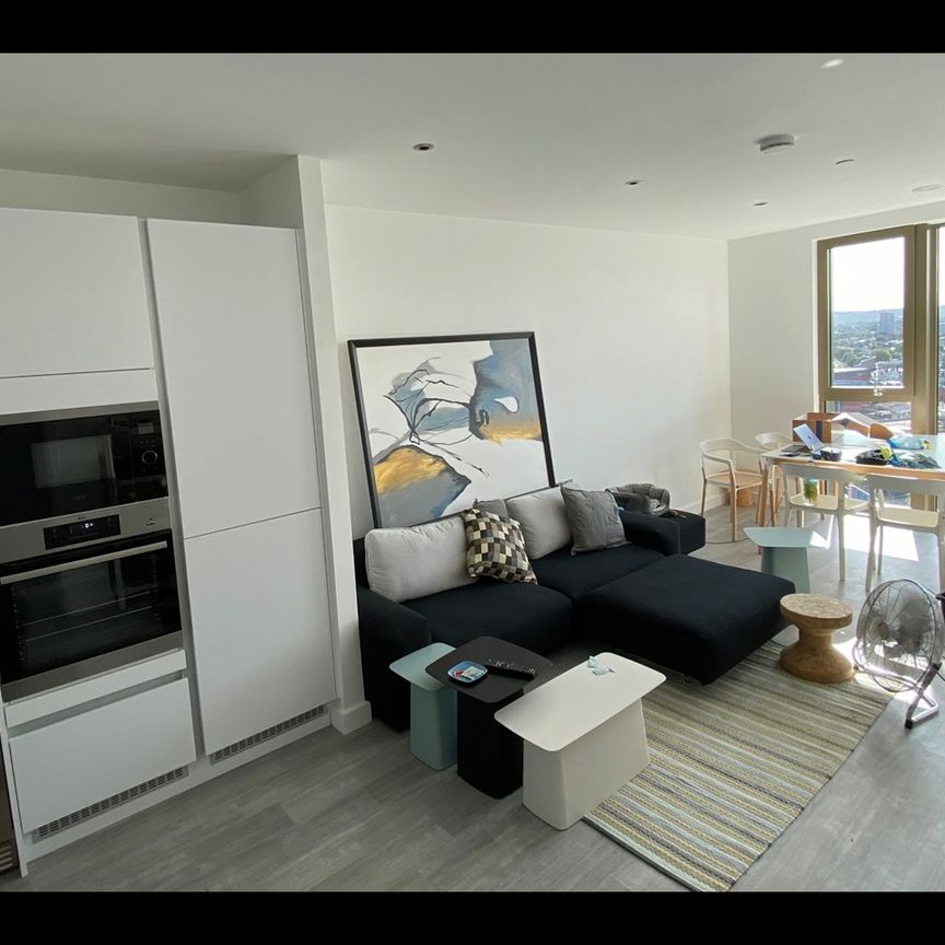 1 Bed Flat, Stockwell Road, SW9 - Photo 1