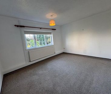 3 bedroom detached bungalow to rent - Photo 4