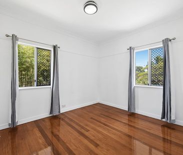 Freshly Renovated on 646m² – Space to Grow, Steps to Schools & Station - Photo 3