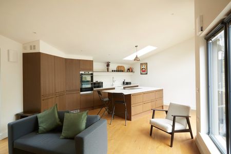 2 Bed Detached House, Lancaster Road, N4 - Photo 4