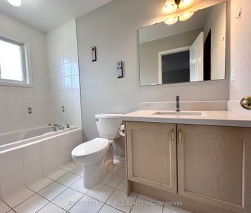 For Lease - 65 Warren Bradley Street, Markham, Ontario - Photo 4