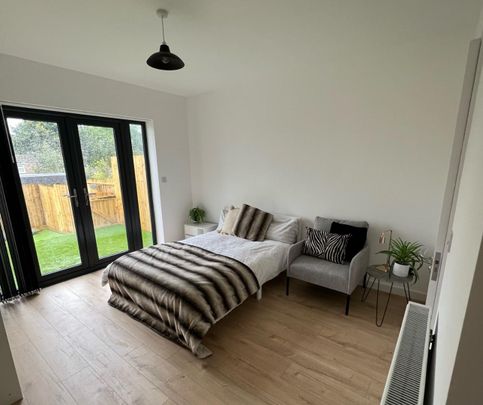 Courtney Road, Kingswood - Photo 1