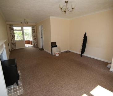 3 bedroom semi-detached house to rent - Photo 6