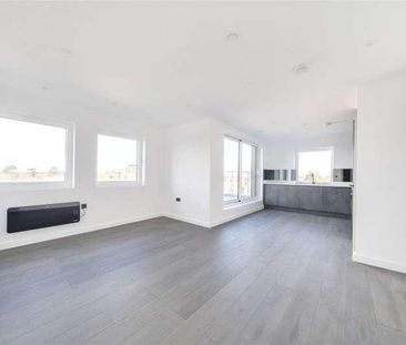 West Byfleet, Surrey, KT14 - Photo 2