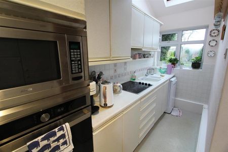 1 bedroom semi-detached house to rent - Photo 4