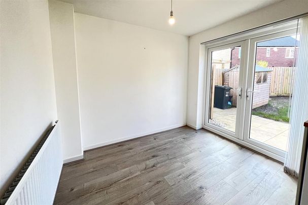 3 bedroom semi-detached house to rent - Photo 1