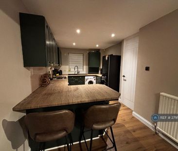 3 bedroom semi-detached house to rent - Photo 6