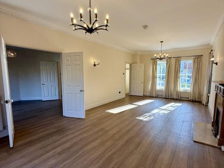 5 bedroom detached house to rent - Photo 2