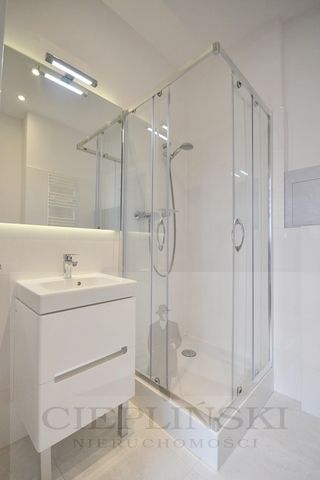 APARTAMENT W CENTRUM PRZY KASKADZIE - Zdjęcie 4