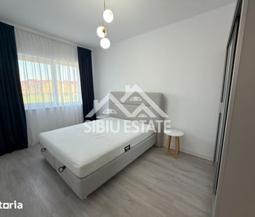 Apartament de închiriat , 2 camere decomandate, cu balcon si parcare - Photo 3