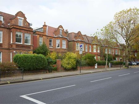 3 bedroom flat to rent - Photo 2