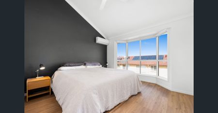 Spacious, Luxury Living Townhouse - Photo 4