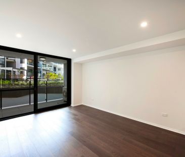 Luxury Living On The Foreshore - Photo 3