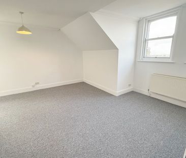 Studio Flat, Grand Avenue, Hove - Photo 1