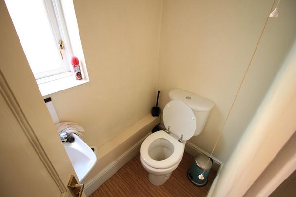 6 bedroom terraced house to rent - Photo 1