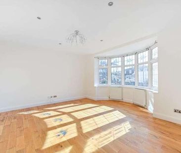 Blenheim Road, Raynes, SW20 - Photo 1