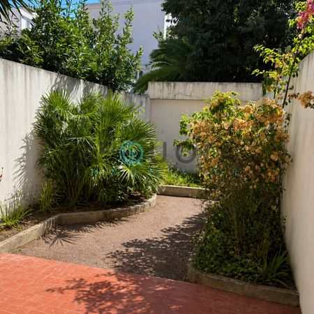 Location Appartement 2 pièces 57m² JUAN LES PINS 06160 - Photo 3