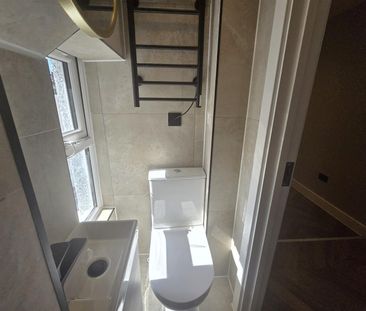 Belgrave Avenue, Watford WD18, London - Photo 2