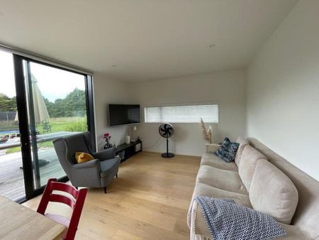 Charming country living with stunning views - Photo 2