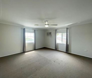 4 Whiley Close MEREWETHER NSW 2291 - Photo 2