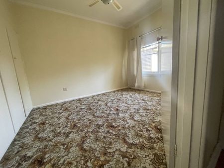 Two-bedroom unit situated just minutes from Dean Street. - Photo 3