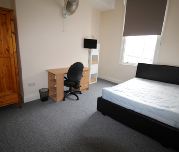 7 Bed Student Accommodation - Photo 2