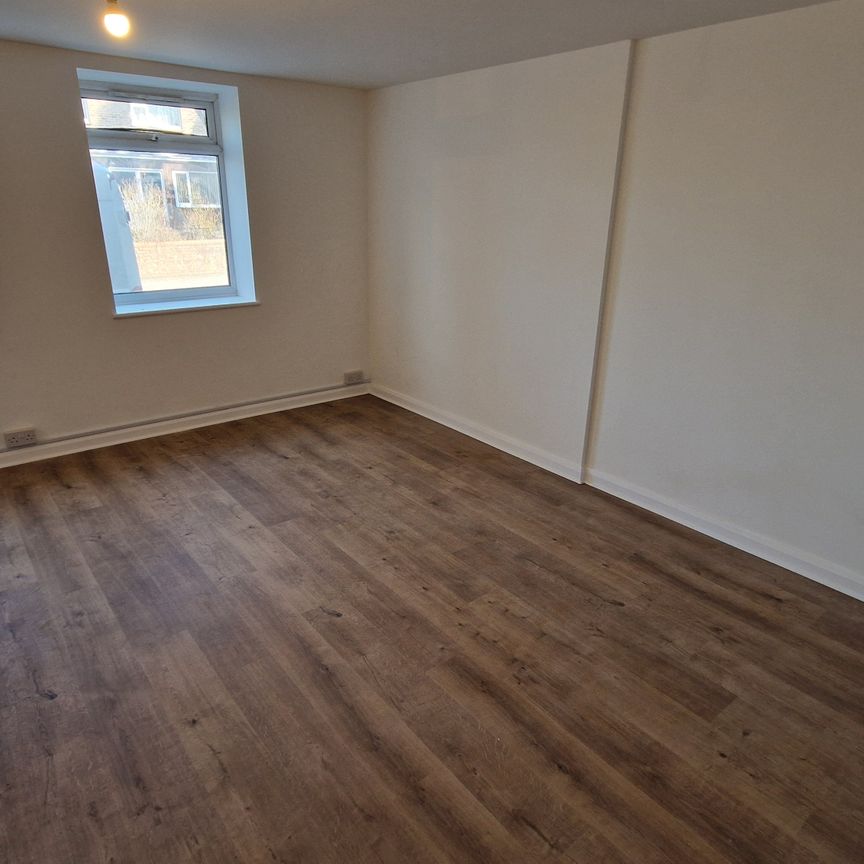 2 bed flat to rent in Belvedere Court, North Street - Photo 1