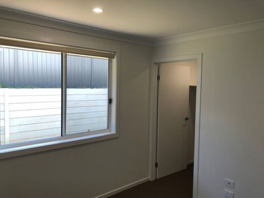 Beautiful One Bedroom Duplex- $370 Per Week on a 12 Month Lease - Photo 1