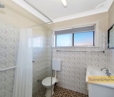 LOCATION ! LOCATION ! - Photo 4