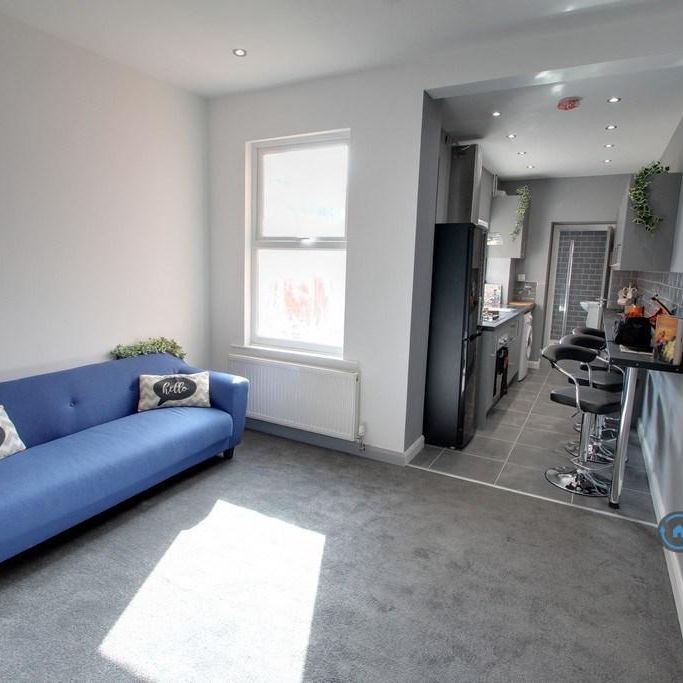 5 bedroom terraced house to rent - Photo 1