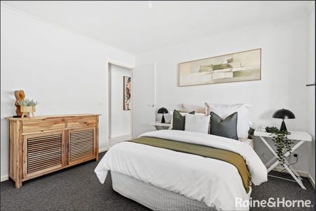 Spacious Family Haven - Comfort, Style & Fun Await! - Photo 5