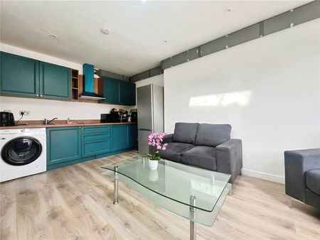 Elm Close, Twickenham, TW2 5JR - Photo 4