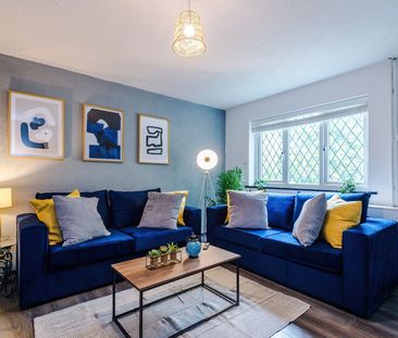 2 Bed Terraced House, Broad Street, M6 - Photo 3